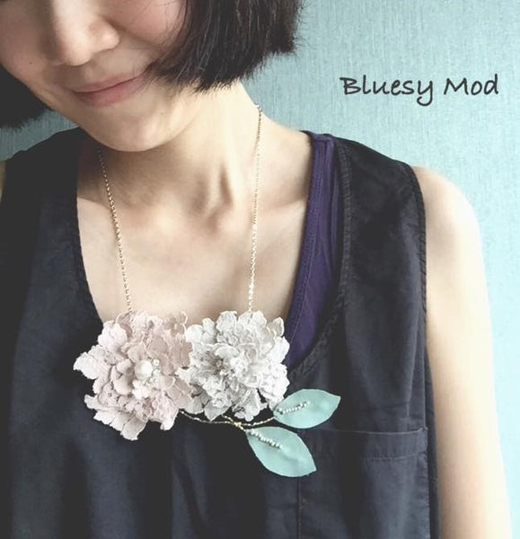Lace Peony necklace (BLF2)